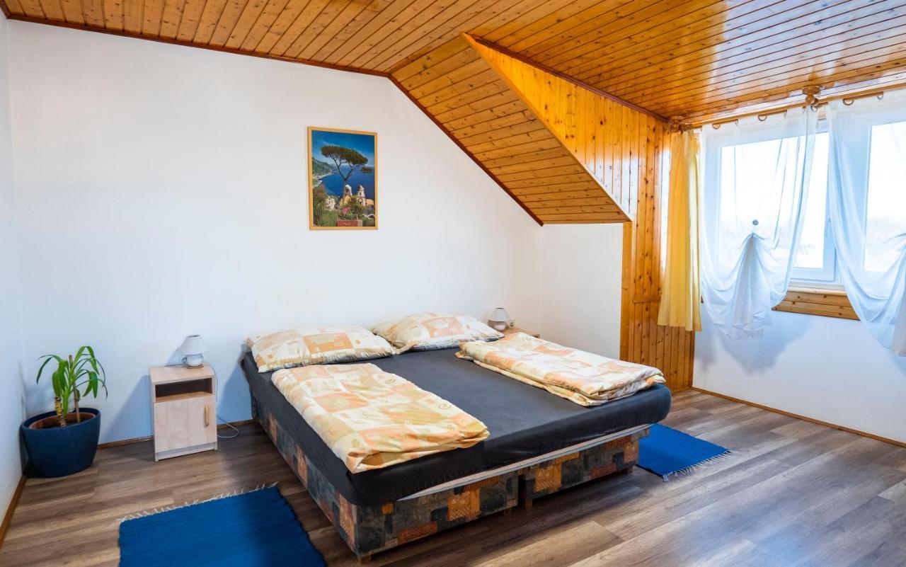 Kis Teniszhaz Ordacsehi Exterior foto
