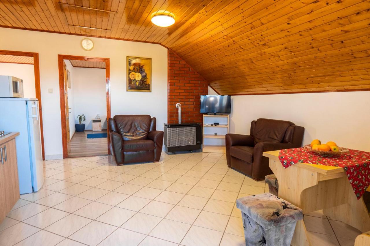Kis Teniszhaz Ordacsehi Exterior foto