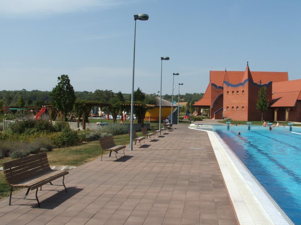 Kis Teniszhaz Ordacsehi Exterior foto